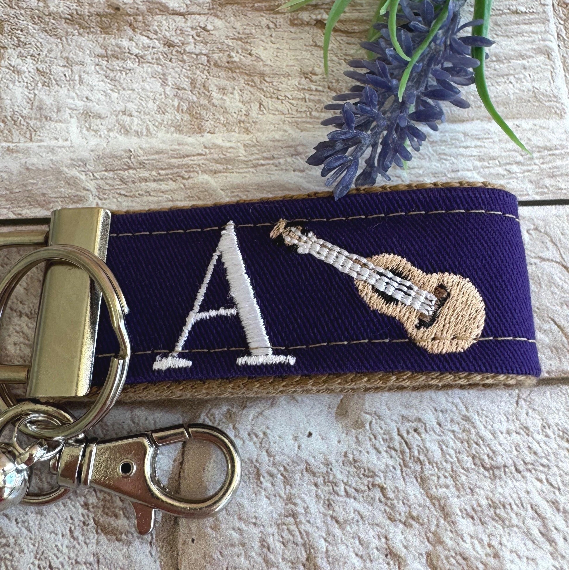 Handmade Guitar Keychain, Guitar Gift, Guitar Teacher Gift, Music Teacher Gift, Guitar Player Gifts, Guitar player keychain, guitar student