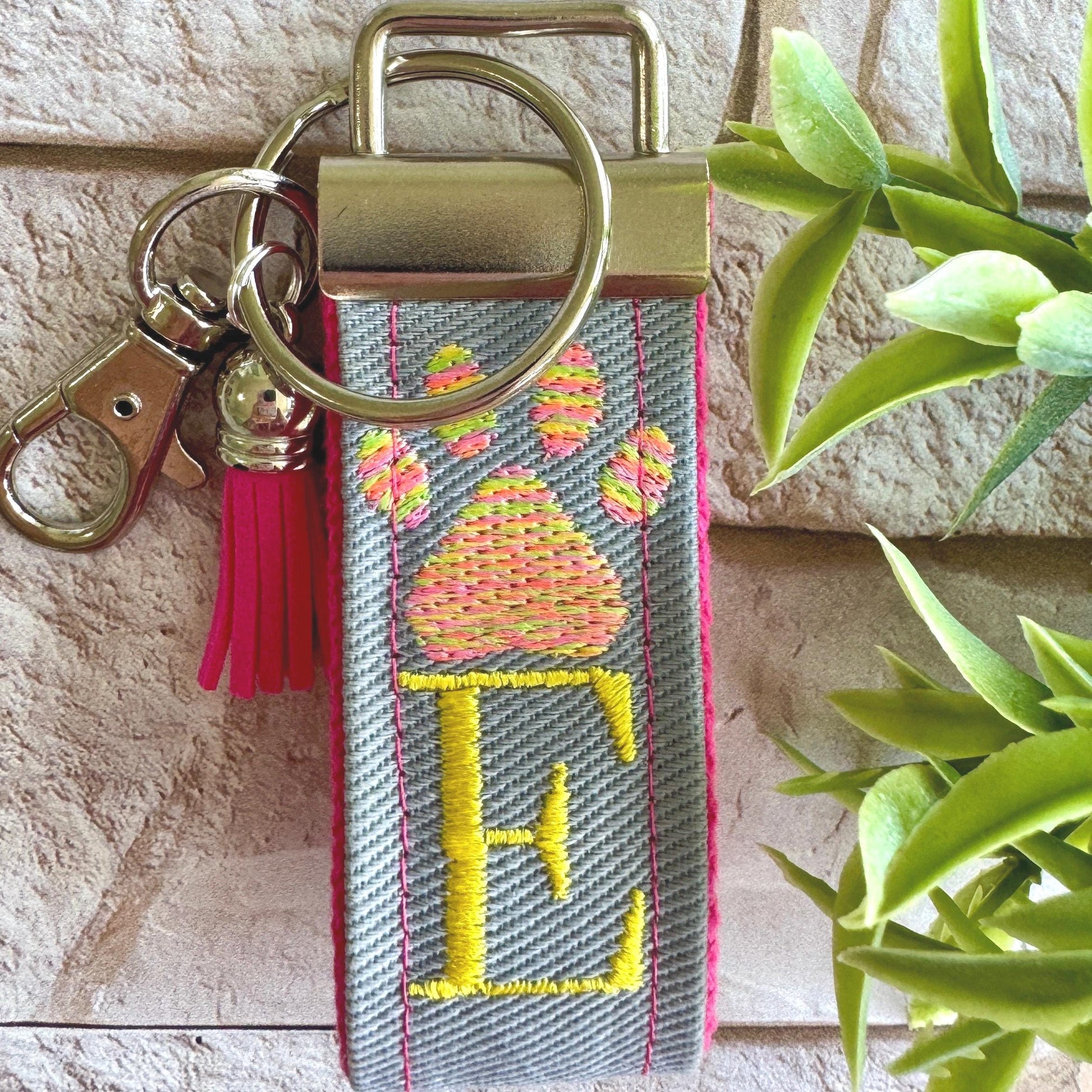 Handmade Paw Keychain, Dog Mom, Cat Mom, Pet Keychain, Dog Memory Gift, Dog Mom Gifts, Dog Mama, Cat Mom Gift, Pet Adoption Gift, Dog Walker