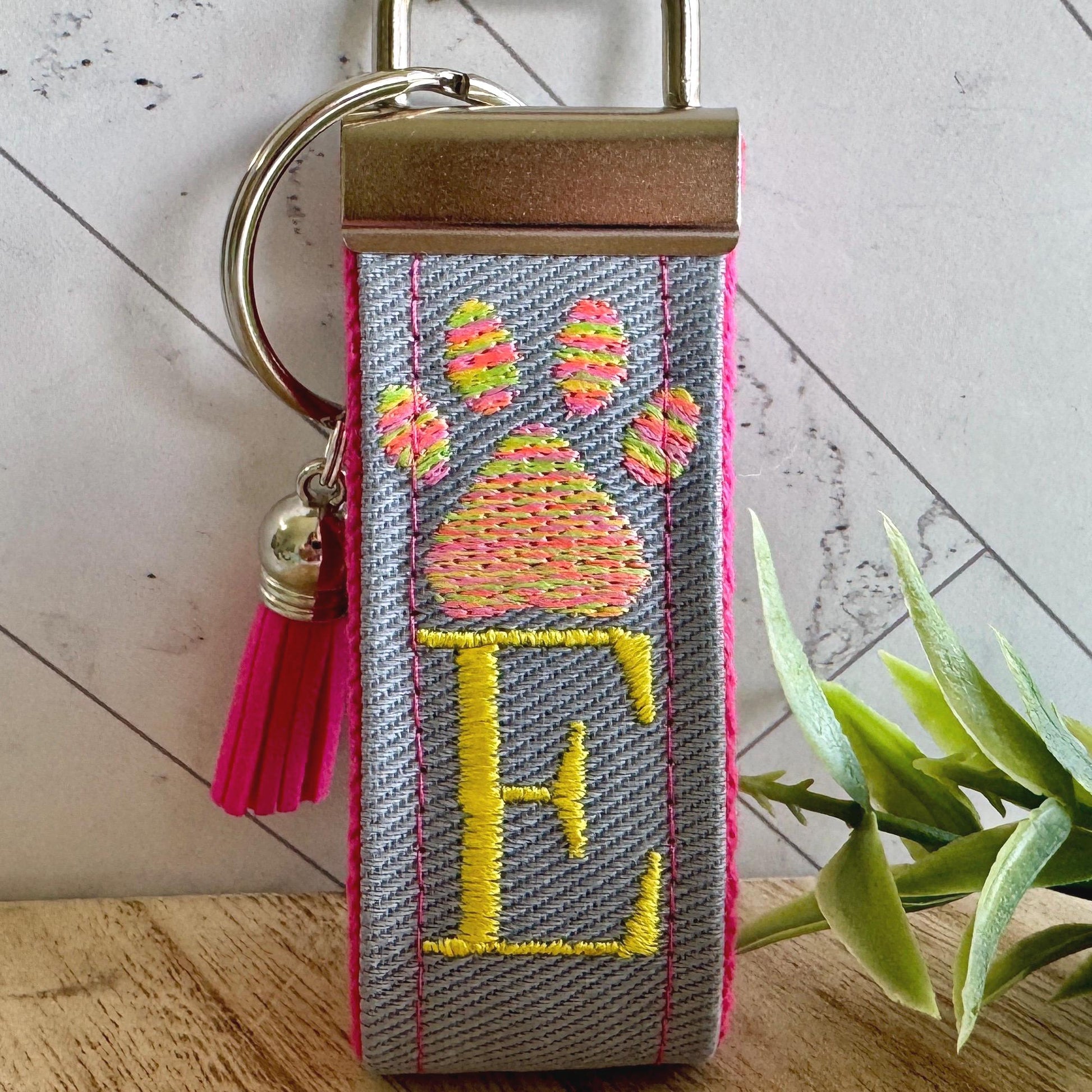 Handmade Paw Keychain, Dog Mom, Cat Mom, Pet Keychain, Dog Memory Gift, Dog Mom Gifts, Dog Mama, Cat Mom Gift, Pet Adoption Gift, Dog Walker