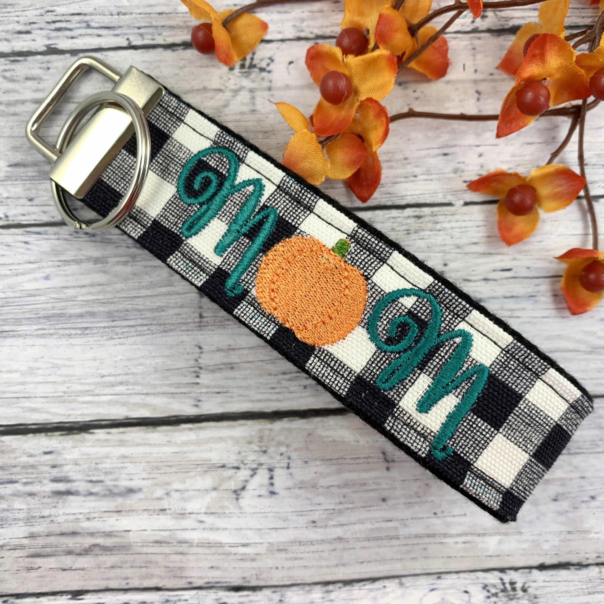 Handmade Fall Keychain, Pumpkin Keychain, Mom Gift, Mom Birthday Gift, Autumn Mom, Autumn Gifts, New Mom Gift Basket, Fall Birthday