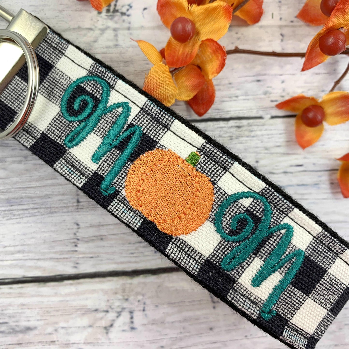 Handmade Fall Keychain, Pumpkin Keychain, Mom Gift, Mom Birthday Gift, Autumn Mom, Autumn Gifts, New Mom Gift Basket, Fall Birthday