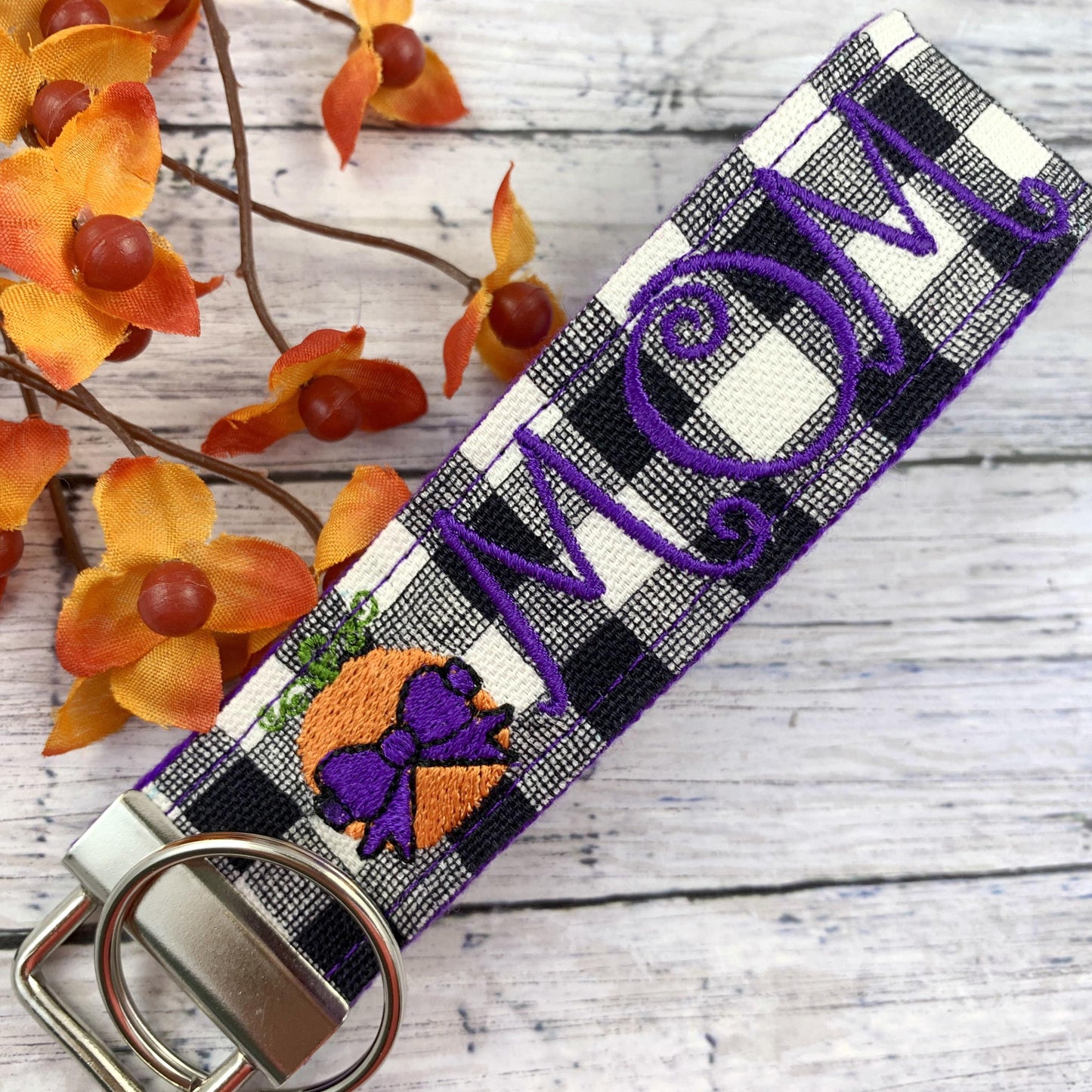Handmade Fall Keychain, Pumpkin Keychain, Mom Gift, Mom Birthday Gift, Autumn Mom, Autumn Gifts, New Mom Gift Basket, Fall Birthday