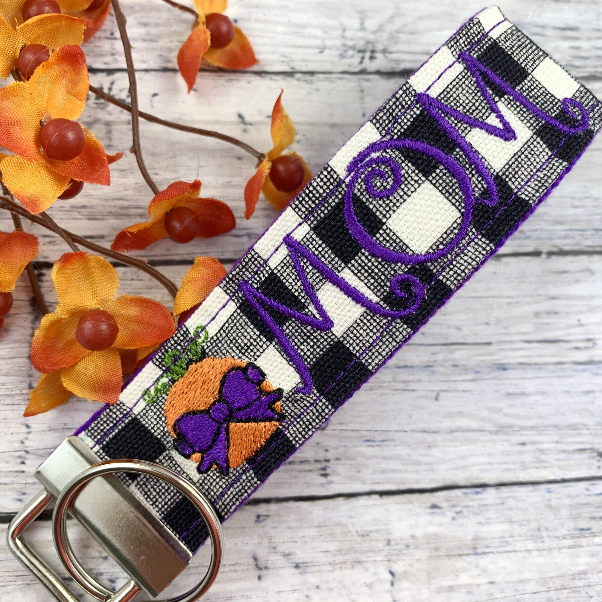 Handmade Fall Keychain, Pumpkin Keychain, Mom Gift, Mom Birthday Gift, Autumn Mom, Autumn Gifts, New Mom Gift Basket, Fall Birthday