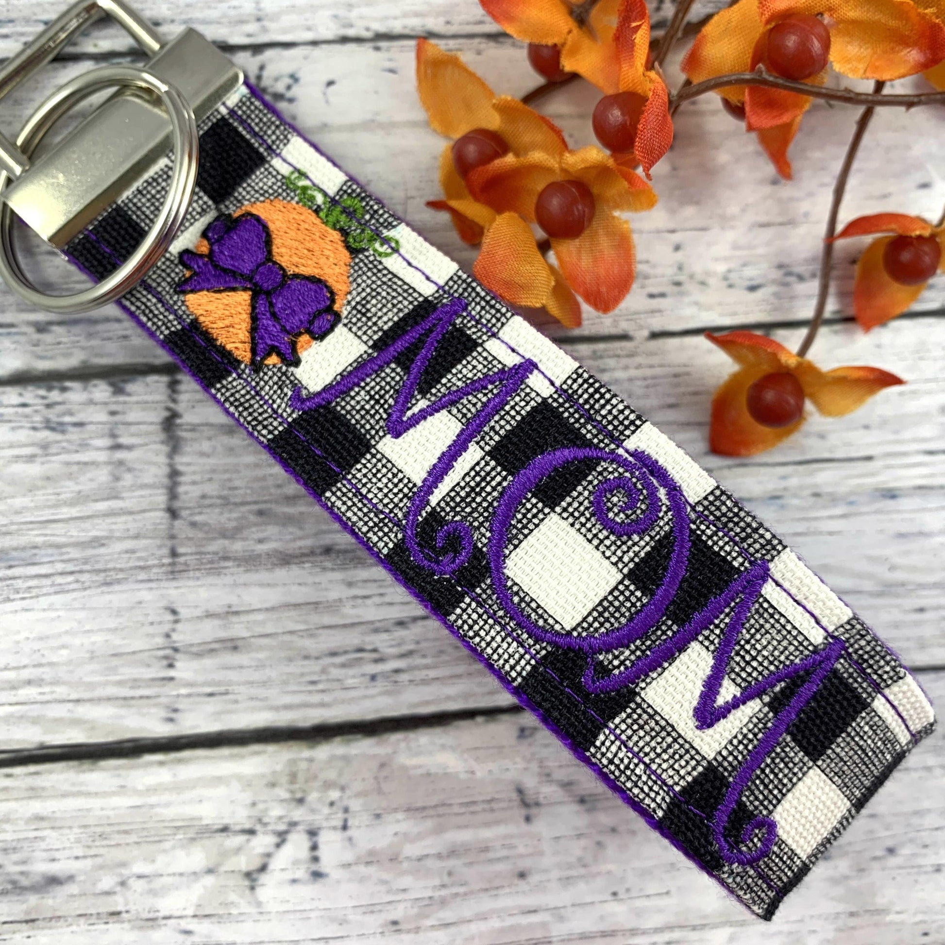 Handmade Fall Keychain, Pumpkin Keychain, Mom Gift, Mom Birthday Gift, Autumn Mom, Autumn Gifts, New Mom Gift Basket, Fall Birthday