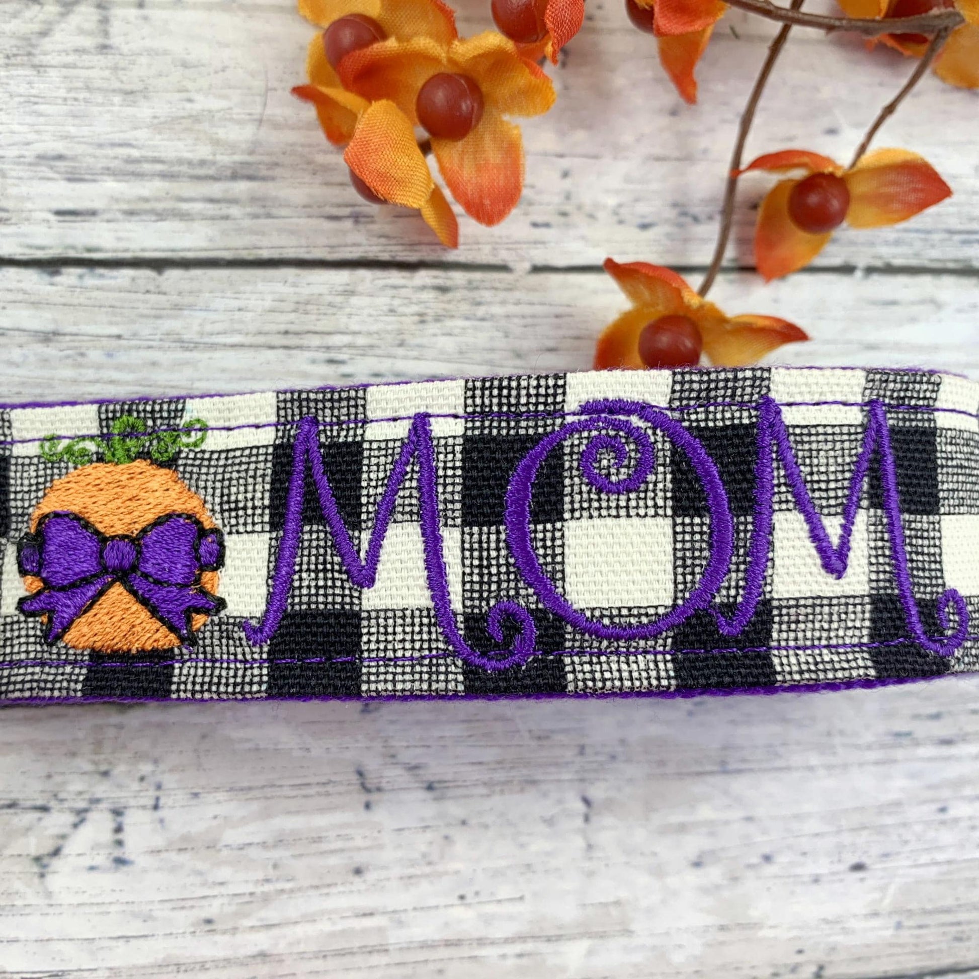 Handmade Fall Keychain, Pumpkin Keychain, Mom Gift, Mom Birthday Gift, Autumn Mom, Autumn Gifts, New Mom Gift Basket, Fall Birthday