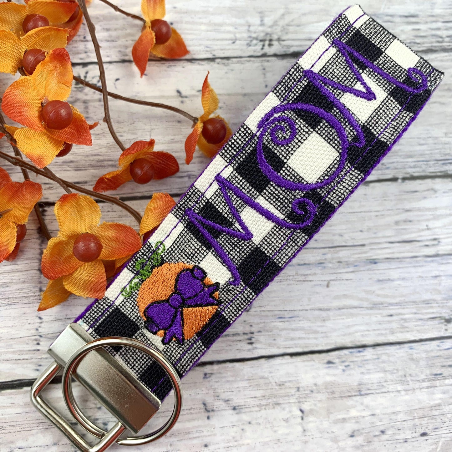 Handmade Fall Keychain, Pumpkin Keychain, Mom Gift, Mom Birthday Gift, Autumn Mom, Autumn Gifts, New Mom Gift Basket, Fall Birthday