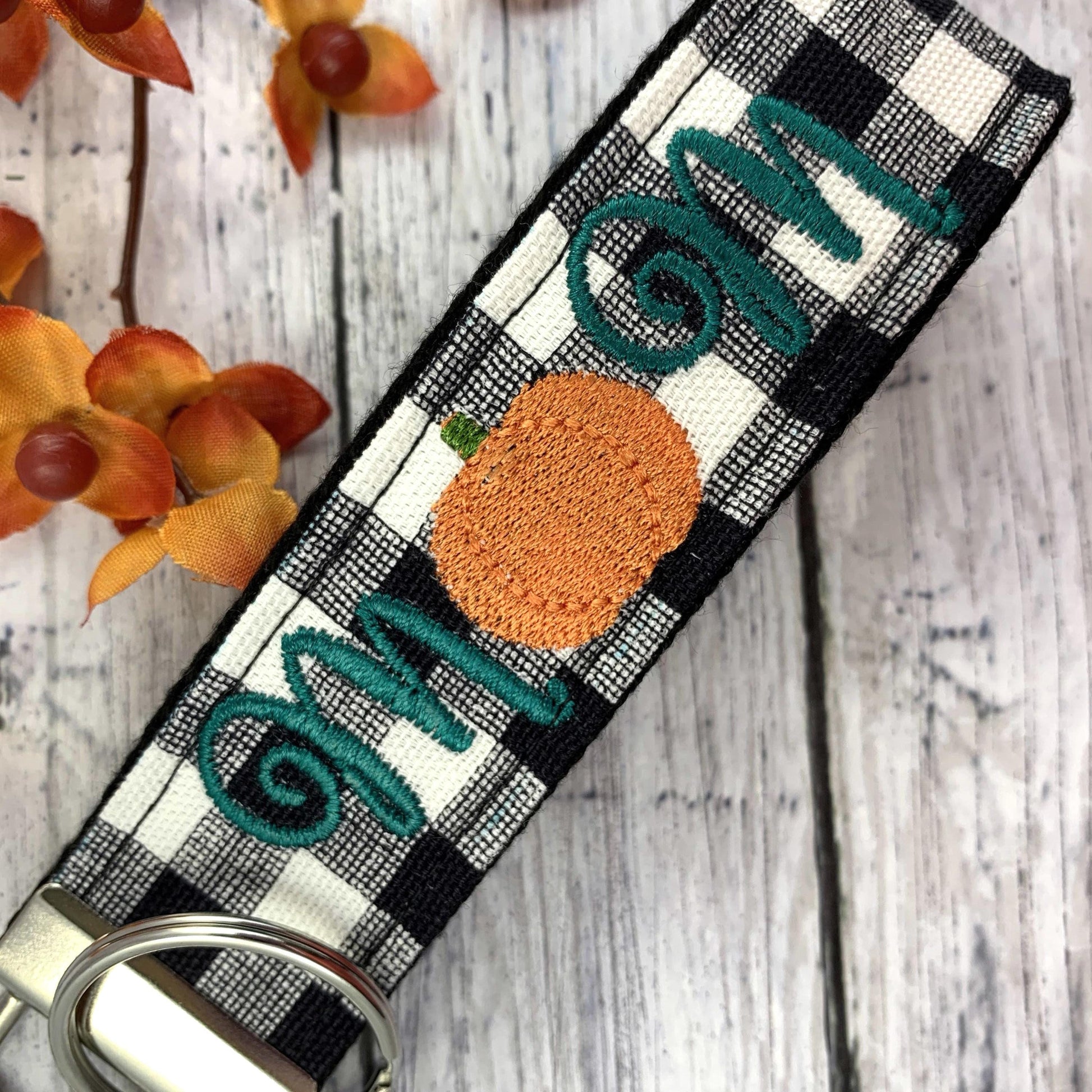 Handmade Fall Keychain, Pumpkin Keychain, Mom Gift, Mom Birthday Gift, Autumn Mom, Autumn Gifts, New Mom Gift Basket, Fall Birthday