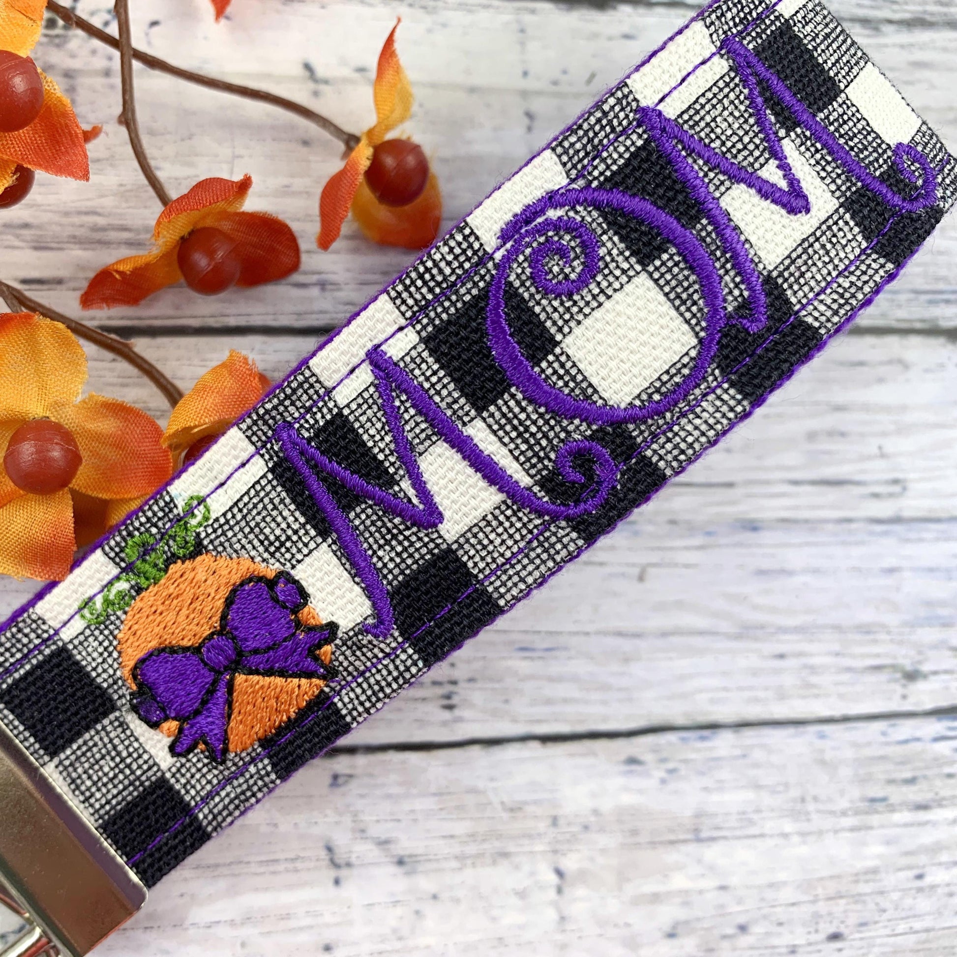 Handmade Fall Keychain, Pumpkin Keychain, Mom Gift, Mom Birthday Gift, Autumn Mom, Autumn Gifts, New Mom Gift Basket, Fall Birthday