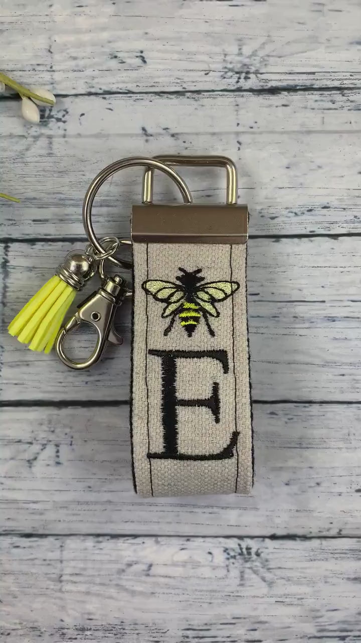 Bee Keychain, Bee Gifts, Bee Gift, Popular Right Now, Personalized Gift, Bee Keeper Gift, Personalized Keychain, Luggage Tag, Bumble Bee
