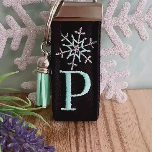 Handmade Snowflake Keychain, Winter Birthday Gift, Snowflake Gifts, Initial Keychain, Snowflake Bridal, Winter Bridal Shower, Skier Gifts