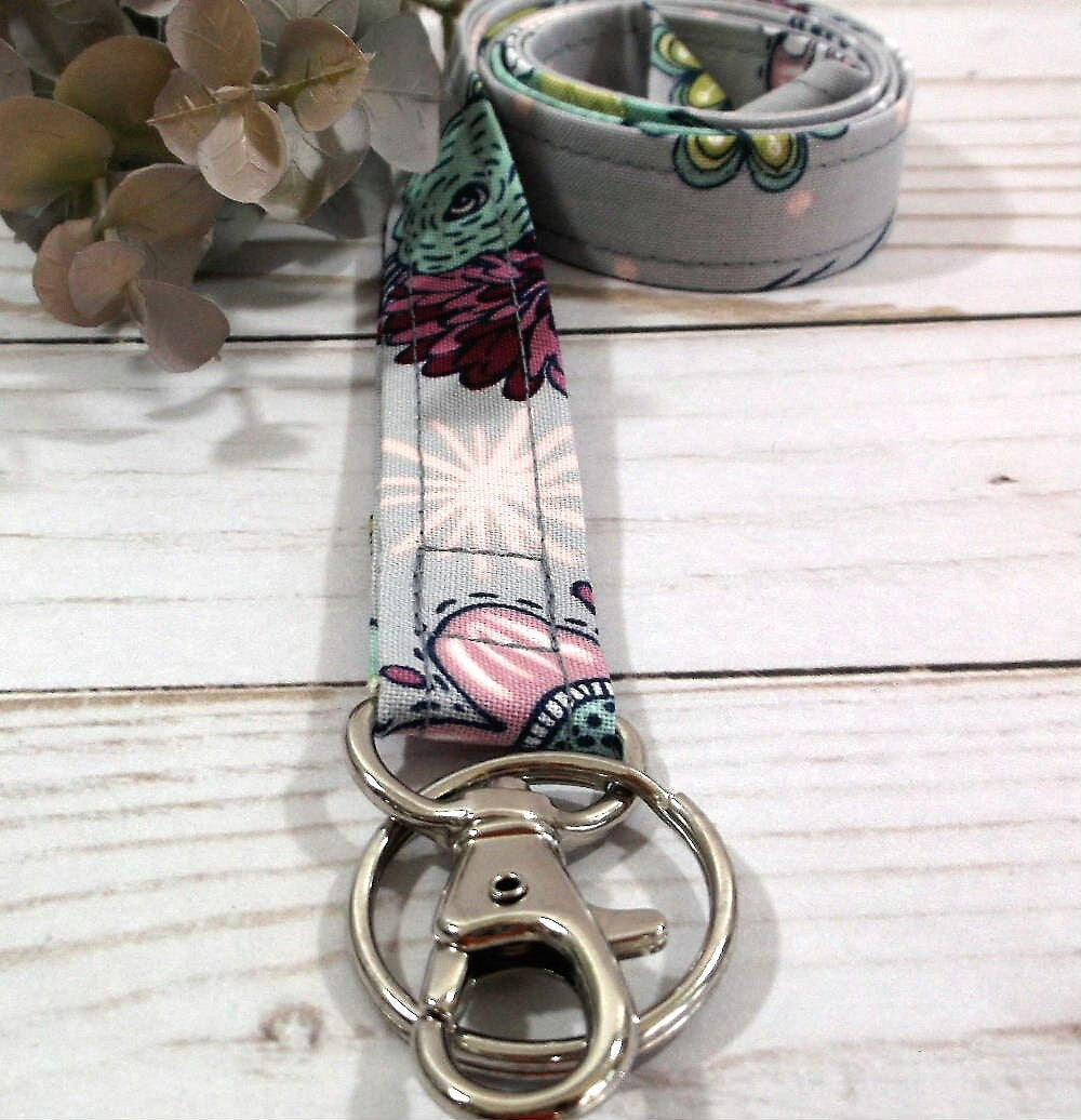 Floral lanyard, Lanyard for Keys, Trending Now, Teacher Life, Lanyard for Badge, Lanyard Keychain, Nurse Lanyard, Fabric Lanyard, Nurse Life
