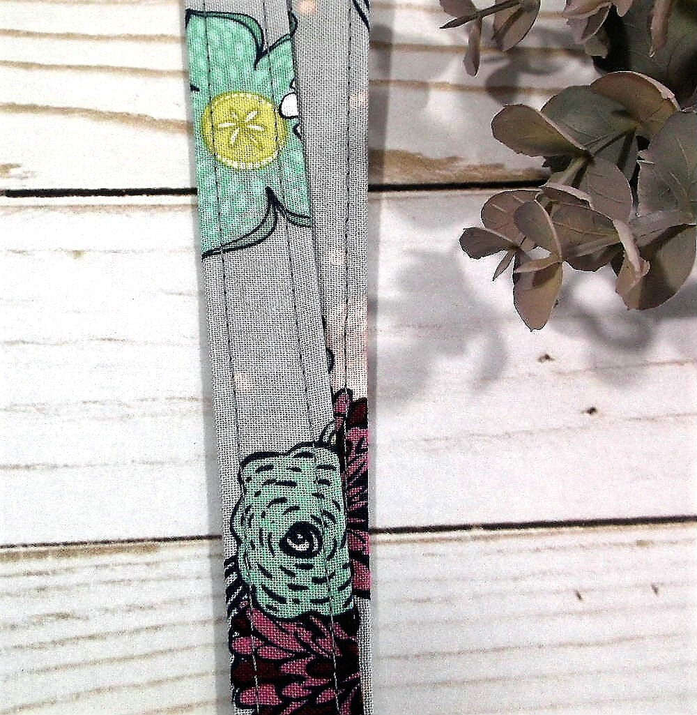 Floral lanyard, Lanyard for Keys, Trending Now, Teacher Life, Lanyard for Badge, Lanyard Keychain, Nurse Lanyard, Fabric Lanyard, Nurse Life