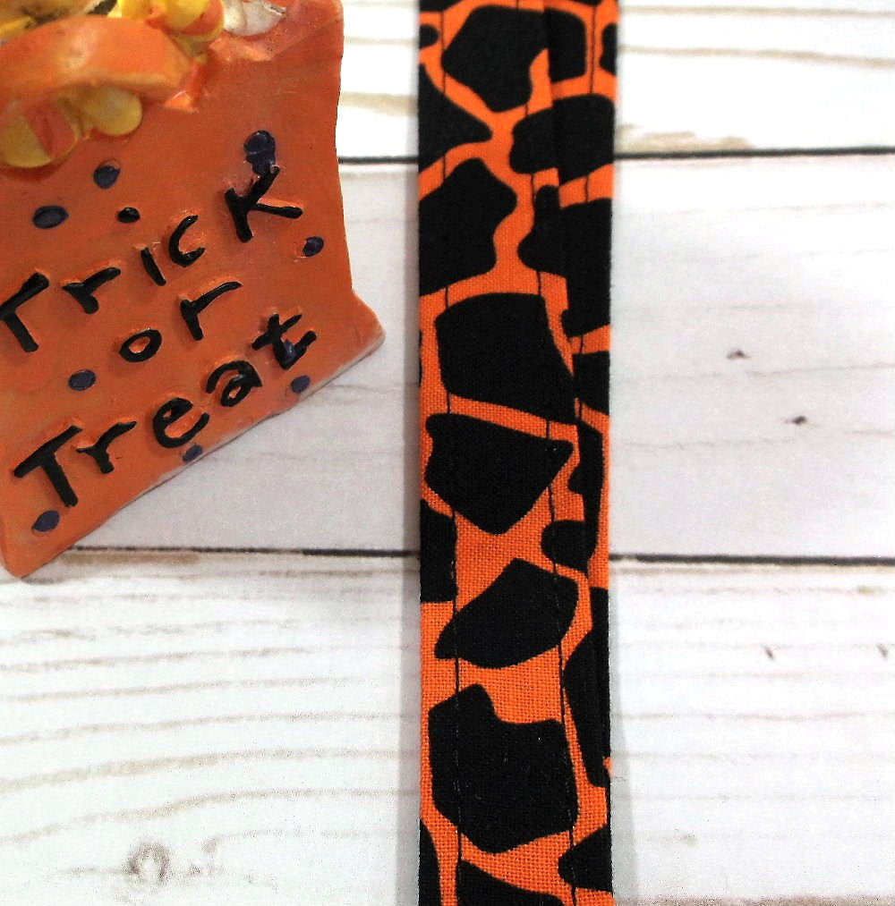 Halloween Lanyard in Giraffe,  Halloween Gifts, Popular Right Now, Teacher Lanyard, Lanyard for Badge, Halloween Accessories, Spooky