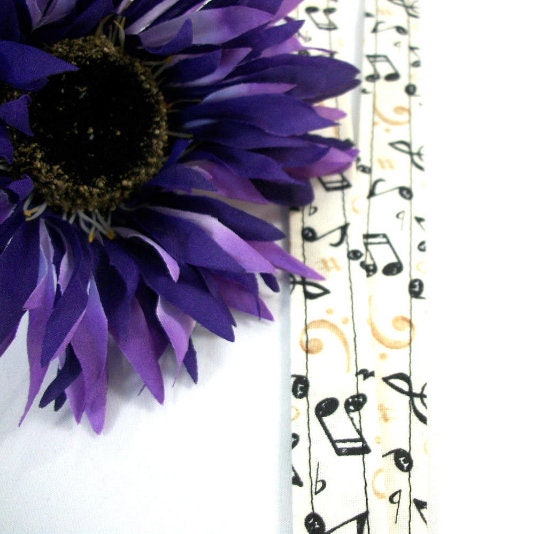 Handmade Music Lanyard for Keys, Popular Right Now, Lanyard with ID Holder, Trending Now, Librarian Gifts, Piano Teacher Gift, Music Gifts