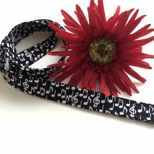 Handmade Music Lanyard for Keys, Popular Right Now, Lanyard with ID Holder, Trending Now, Librarian Gifts, Piano Teacher Gift, Music Gifts