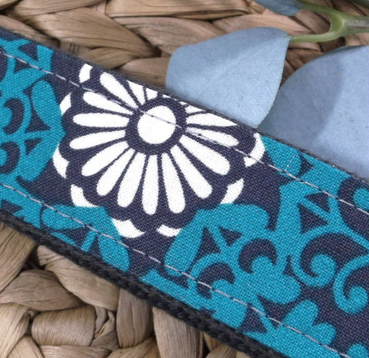 Handmade Floral Wristlet Keychain, College Graduation Gift for her, I Miss You Gift, Goodbye Gift