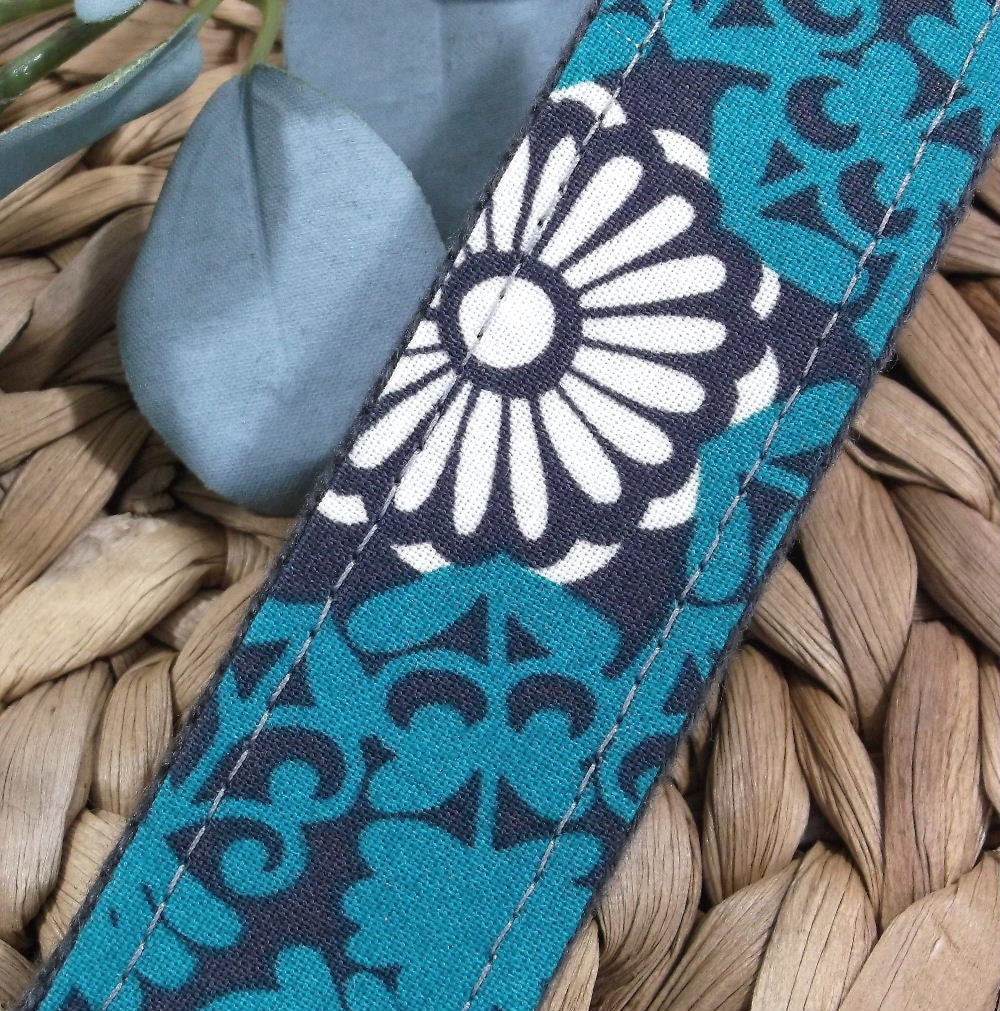 Handmade Floral Wristlet Keychain, College Graduation Gift for her, I Miss You Gift, Goodbye Gift