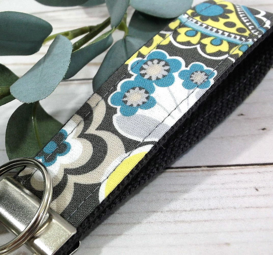 Handmade Floral Wristlet Keychain, College Graduation Gift for her, I Miss You Gift, Goodbye Gift