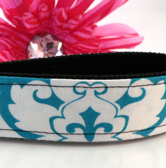 Damask Key Fob in Aqua