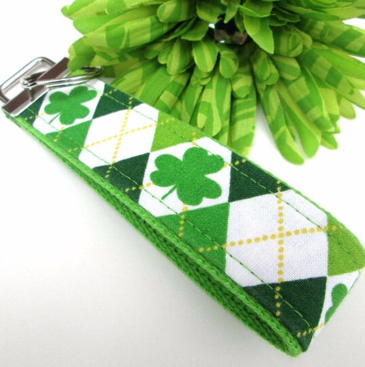 Shamrock Keychain, St. Patricks Day Gifts, Wristlet Keychain, Luck of the Irish, Four Leaf Clover Keychain, Irish Keychain, Wrist Keychain