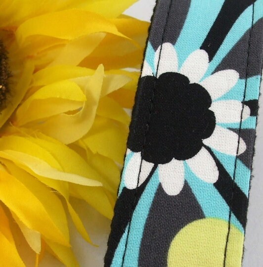 Handmade Floral Wristlet Keychain, College Graduation Gift for her, I Miss You Gift, Goodbye Gift