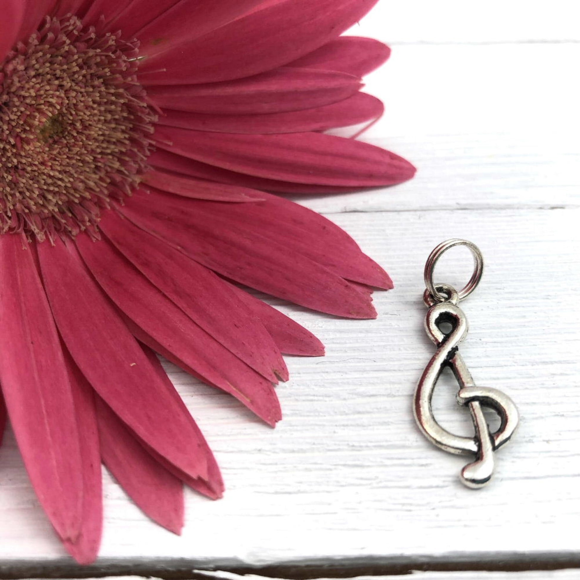 Handmade Music Lanyard for Keys, Popular Right Now, Lanyard with ID Holder, Trending Now, Librarian Gifts, Piano Teacher Gift, Music Gifts