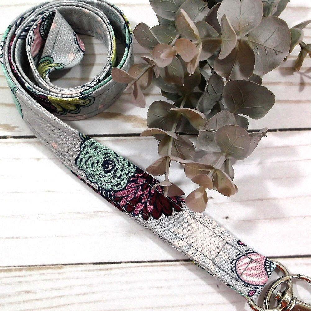 Floral lanyard, Lanyard for Keys, Trending Now, Teacher Life, Lanyard for Badge, Lanyard Keychain, Nurse Lanyard, Fabric Lanyard, Nurse Life