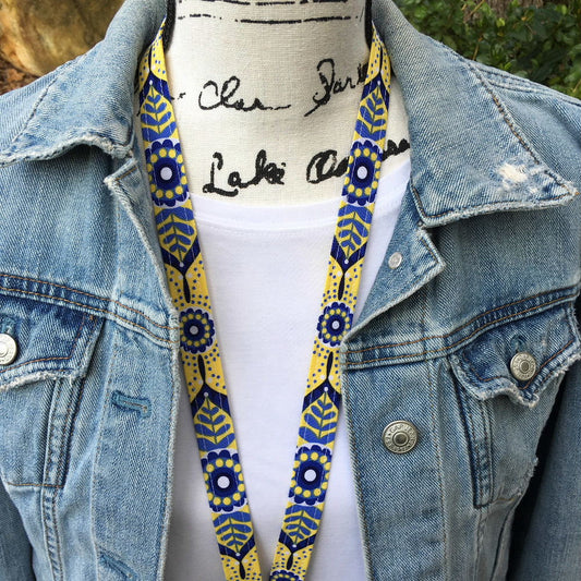 Floral lanyard, Lanyard for Keys, Trending Now, Teacher Life, Lanyard for Badge, Lanyard Keychain, Nurse Lanyard, Fabric Lanyard, Nurse Life