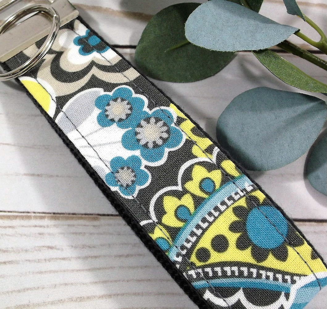 Handmade Floral Wristlet Keychain, College Graduation Gift for her, I Miss You Gift, Goodbye Gift