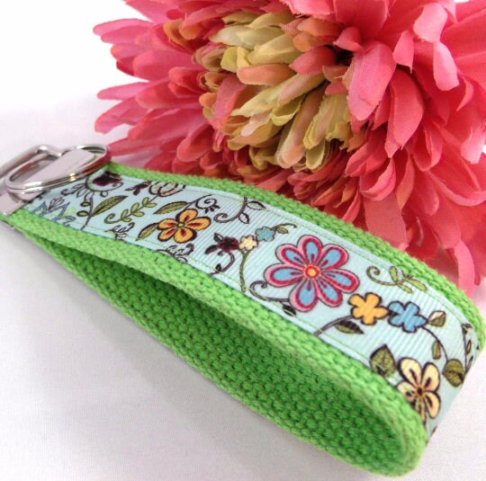 Floral Ribbon Key Fob in Aqua Lime