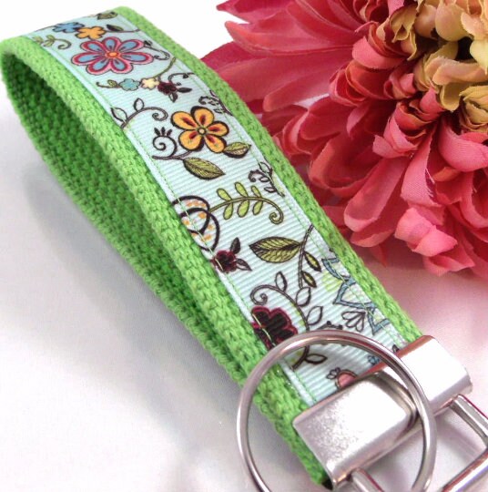 Floral Ribbon Key Fob in Aqua Lime