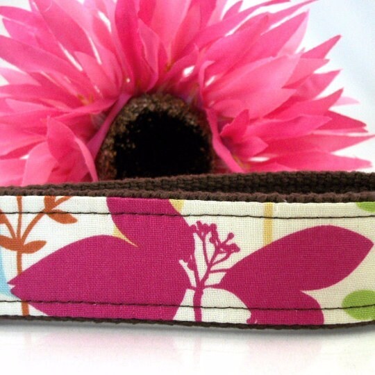 Wristlet Keychain Key Fob - Retro Flowers