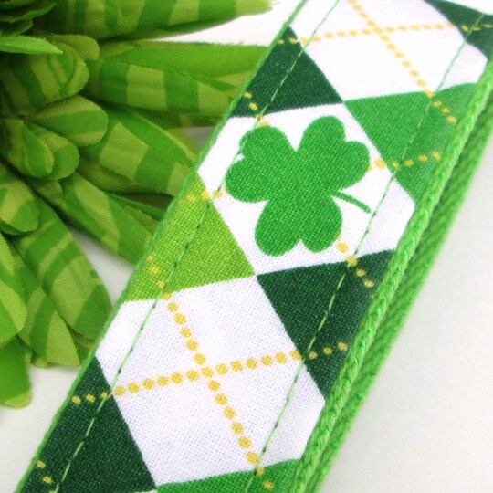 Shamrock Keychain, St. Patricks Day Gifts, Wristlet Keychain, Luck of the Irish, Four Leaf Clover Keychain, Irish Keychain, Wrist Keychain