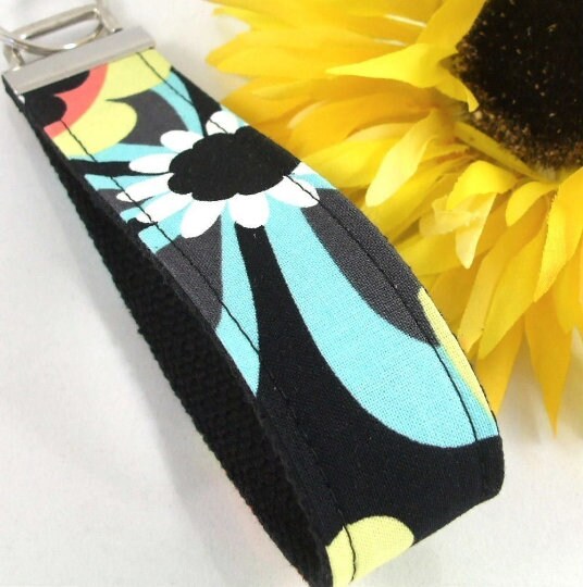 Handmade Floral Wristlet Keychain, College Graduation Gift for her, I Miss You Gift, Goodbye Gift