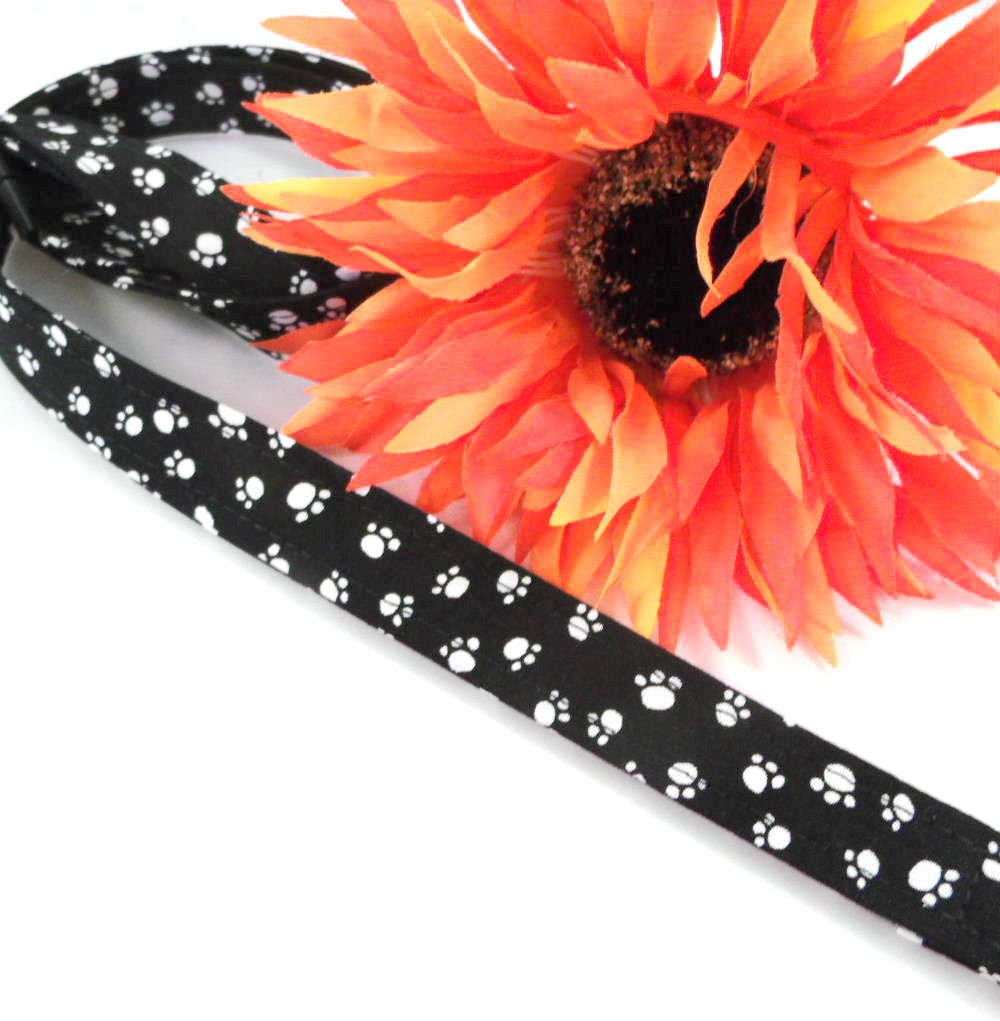 Paws Breakaway Lanyard with ID Holder