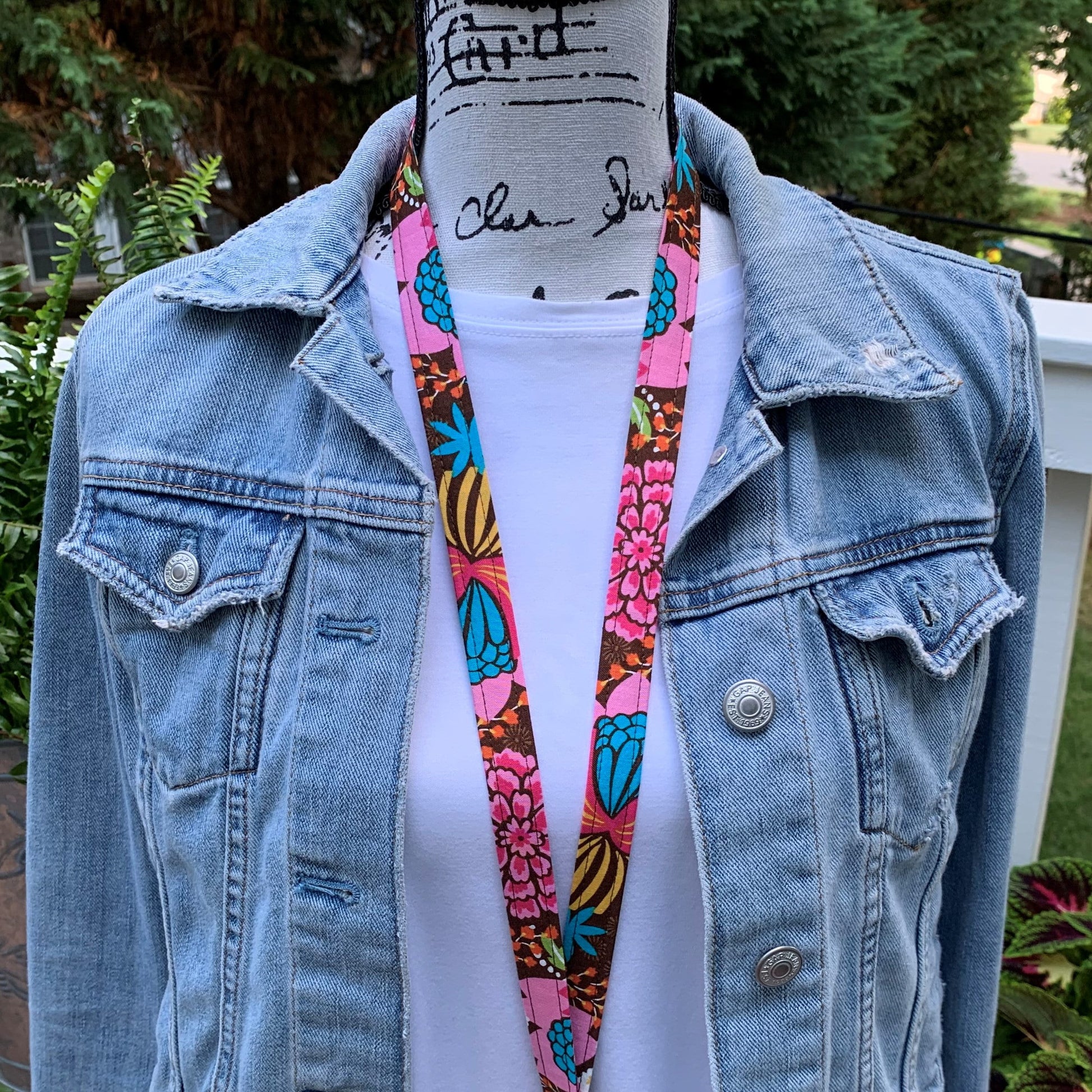 Floral lanyard, Lanyard for Keys, Trending Now, Teacher Life, Lanyard for Badge, Lanyard Keychain, Nurse Lanyard, Fabric Lanyard, Nurse Life